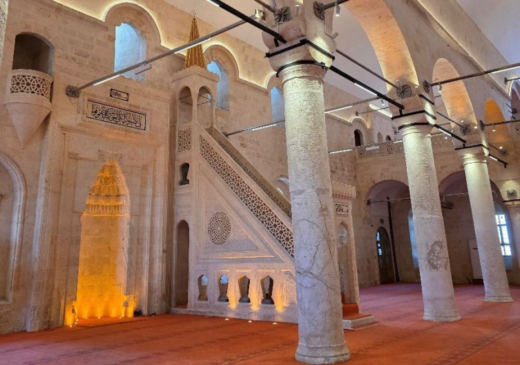 3 tarihi cami yeniden ibadete açılıyor